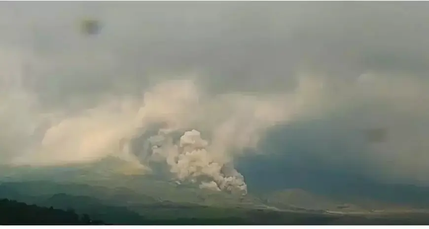 Awan Panas Semeru Meluncur 5 Km, Warga Lumajang Diminta Waspada