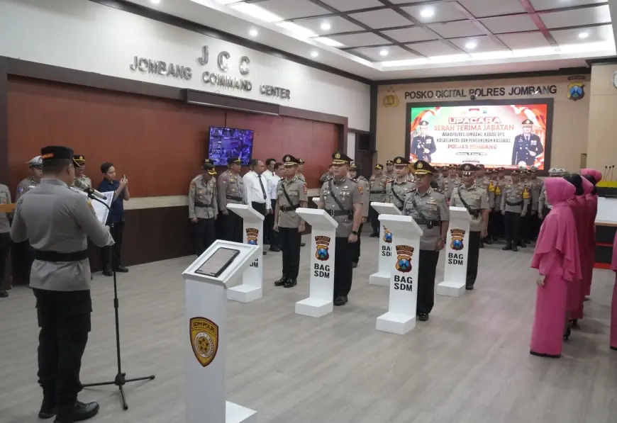 Kapolres Jombang Pimpin Serah Terima dan Pengukuhan Lima Pejabat Kunci