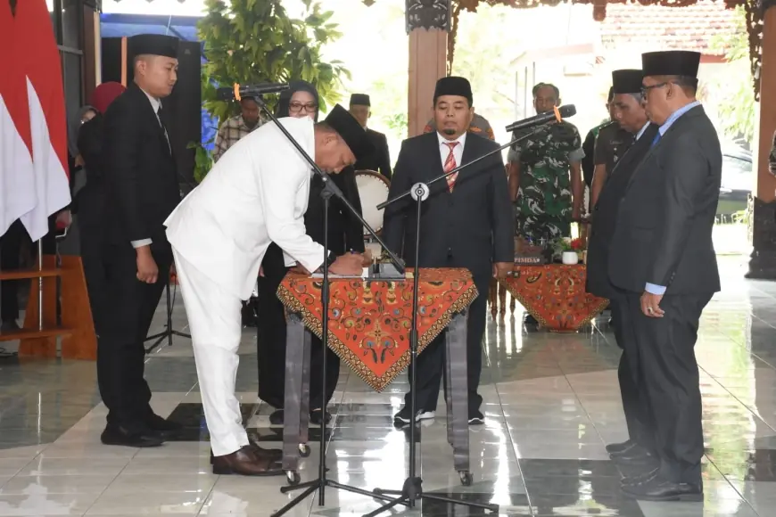 Bupati Situbondo Lantik Puluhan Pejabat Eselon II untuk Optimalkan Kinerja Birokrasi
