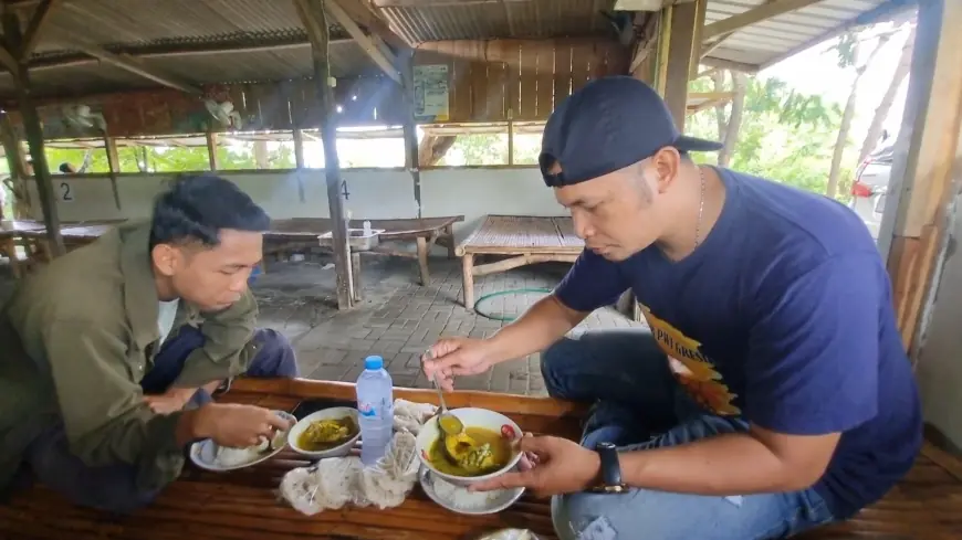 Mencicipi Warung Sembilang Pak Kasan yang Legendaris di Gresik