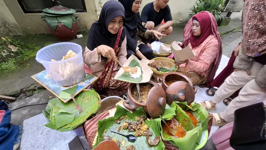 Pasar Panganan Giri Biyen: Upaya Warga  Menghidupkan Kuliner  Gresik yang Nyaris Punah