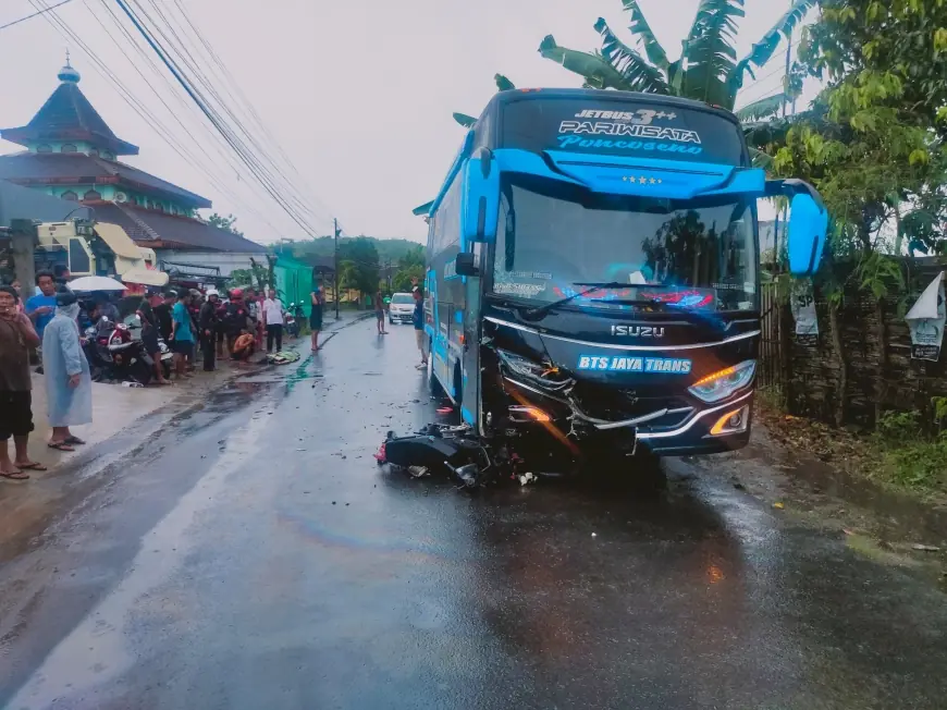 Gagal Mendahului, Pelajar di Blitar Tewas Usai Hantam Bus di Sutojayan