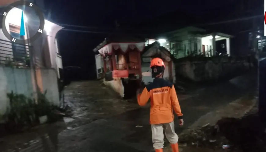 Banjir Luapan di Pujon Malang, Jalan Berlumpur dan Pagar Sekolah Roboh