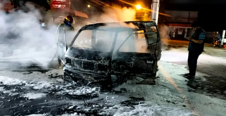 Mobil Terbakar Saat Isi BBM di SPBU Kepanjen Malang, Pengendara Alami Luka Serius
