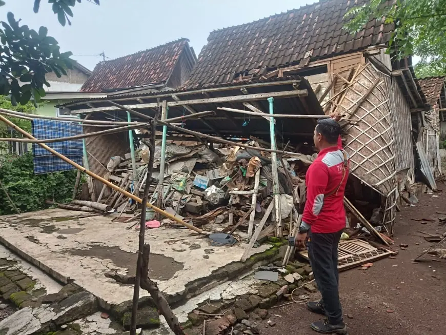 Situbondo Diamuk Puting Beliung, Puluhan Rumah Rusak, Warga Diminta Waspada Bencana Susulan!