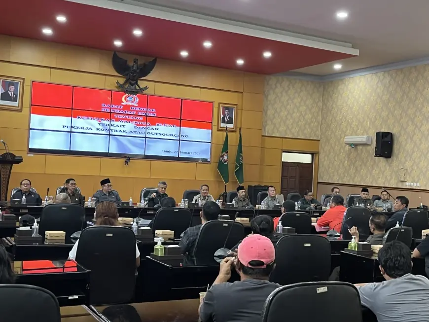 PHK Tak Jelas, Tenaga Kontrak Pemkot Blitar Ngadu ke Dewan