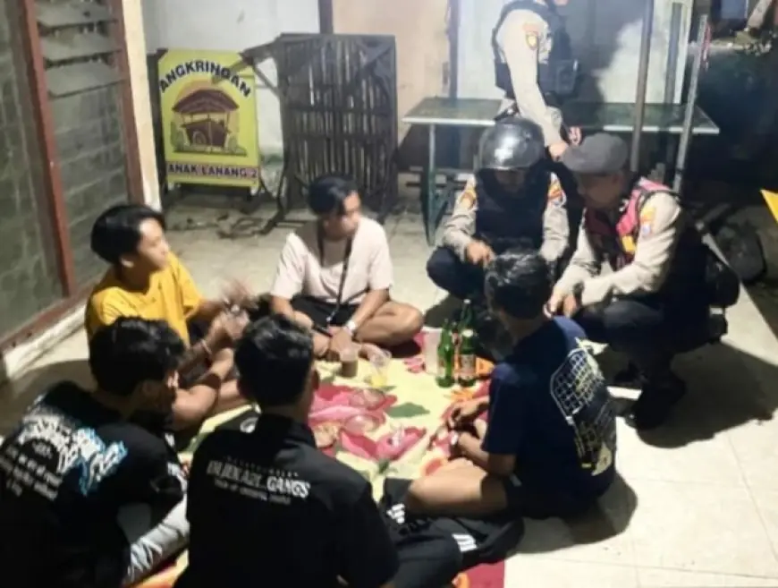 Niat Cari Kehangatan di Angkringan, 9 Pemuda di Mojokerto Malah Diciduk Polisi