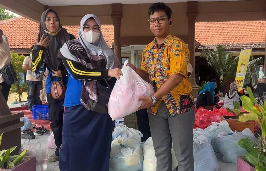 Banjir Bandang Situbondo Berdampak pada 7.435 Rumah, SPPG Buduan Suboh Salurkan Bantuan Makanan
