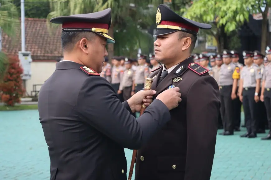 Kapolres Batu Tekankan Pengabdian Sunyi di Balik Satyalencana