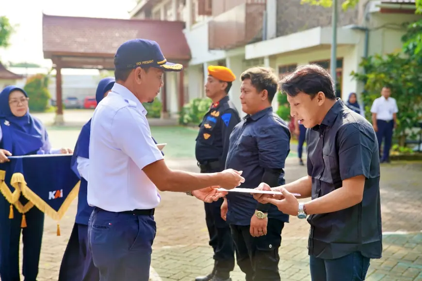 Aksi Heroik Warga Blitar Selamatkan Jalur Kereta, KAI Beri Penghargaan Khusus