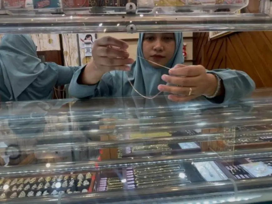 Warga Jombang Berebut Jual Emas untuk 'Take Profit'