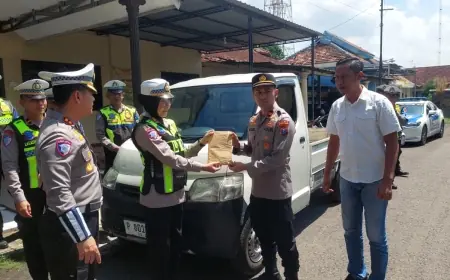 PJR Jatim 4 Kembalikan Mobil Sayur Korban Pencurian di Probolinggo