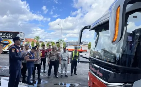 Sopir Bus di Terminal Blitar Dites Urine