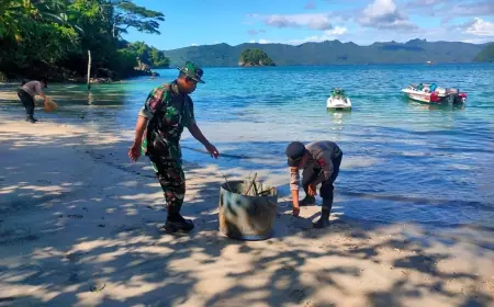 Tindaklanjuti Instruksi Presiden, Polisi dan TNI Korve di Pantai Mutiara Trenggalek