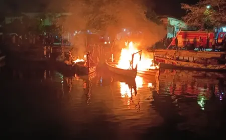 Nelayan Rebutan Wilayah di Pasuruan, Sejumlah Perahu Dibakar