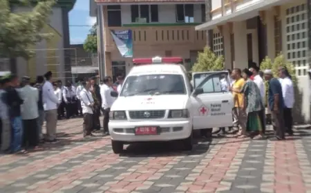 UIN KHAS Jember Berduka: Dr. Minan Jauhari Wafat, PMI Fasilitasi Pengantaran Jenazah