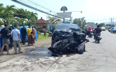 Adu Moncong Toyota Innova di Probolinggo, 1 Orang Meninggal dan 10 Orang Luka-Luka