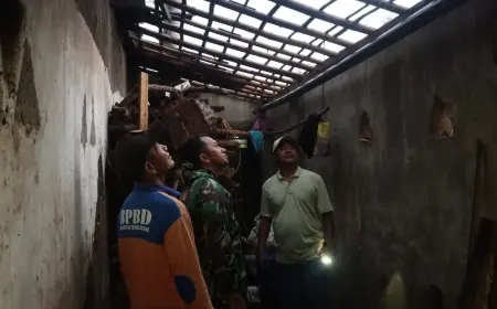Diterjang Angin Kencang, Puluhan Rumah dan Fasilitas Umum di Sumberasih Probolinggo Rusak
