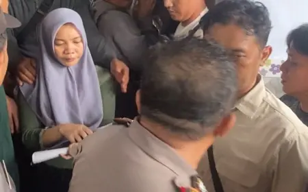 Ratusan Warga Geruduk Rumah Diduga Koordinator Penipuan Investasi Aplikasi MBA di Probolinggo