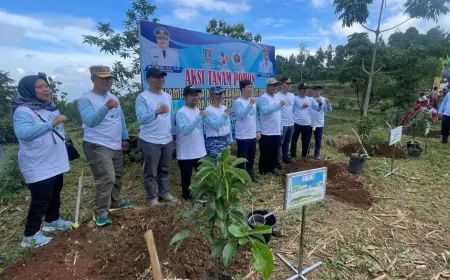 PT CJI, DLH, dan PWI Jombang Sinergi dalam Aksi Tanam Pohon