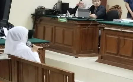 Penuhi Panggilan Sidang Dana Hibah, Khofifah Mengaku Tidak Kenal Empat Terdakwa