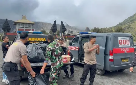 Aksi Nyata di Puncak Bromo: Kolaborasi Lintas Sektor Bersihkan 1 Ton Sampah Jelang Ramadan