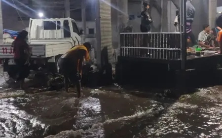 Hujan Deras Guyur Jambesari Bondowoso, Belasan Rumah Tergenang dan Seekor Sapi Dievakuasi