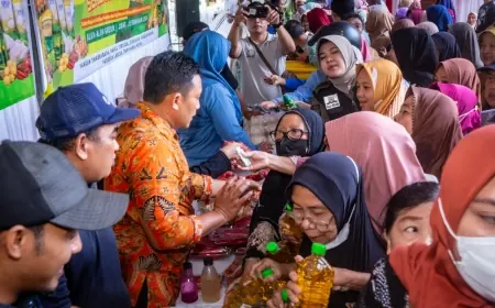 Jelang Ramadan, Gerakan Pangan Murah di Gresik Diserbu Warga