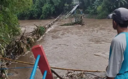 Banjir Putuskan Jembatan Darus, Ribuan Warga Jember Terdampak