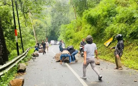 Pacet Kembali Dilanda Longsor, Nyawa Pengguna Jalan Terancam