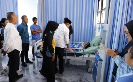 Wali Kota Batu Nurochman Takziah dan Jenguk Korban Kecelakaan Maut di Jalan Pattimura