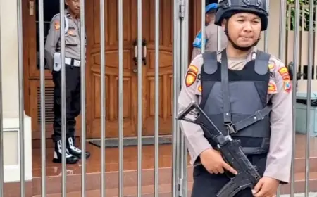 Bareskrim Sita Kiloan Emas Batangan dan 4 Kontainer Barang Bukti Usai Geledah Rumah di Surabaya