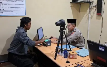 Datang Urus SIM di Kota Blitar, Disambut Nuansa Ramadan