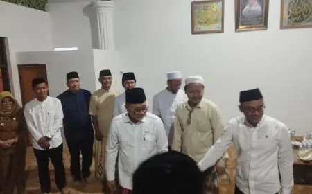 Kunjungi Ponpes di Malang Zulhas dan Emil Dardak Pastikan MBG Tetap Jalan