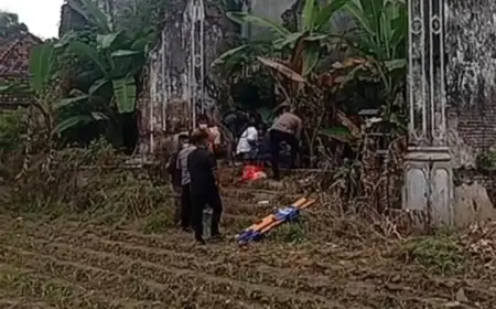 Dua Mayat Tanpa Busana di Eks Asrama Polri Jombang Gegerkan Warga