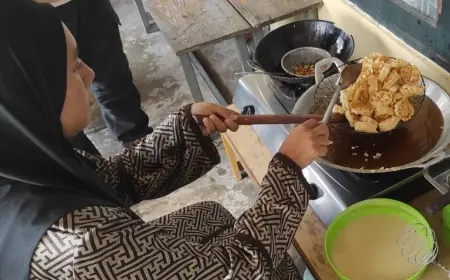 Eksis Sejak 1996, Kue Kembang Goyang Jombang Kebanjiran Order Jelang Lebaran