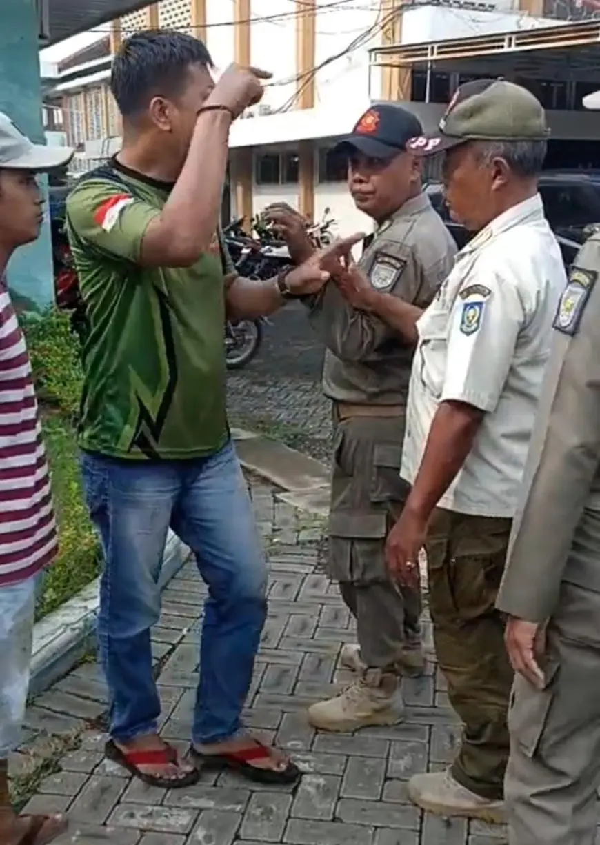 Viral! Satpol PP Kota dan Satpol PP Kabupaten Probolinggo Bersitegang saat Penertiban PKL