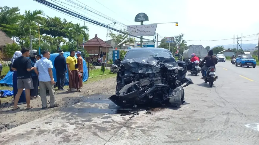 Adu Moncong Toyota Innova di Probolinggo, 1 Orang Meninggal dan 10 Orang Luka-Luka