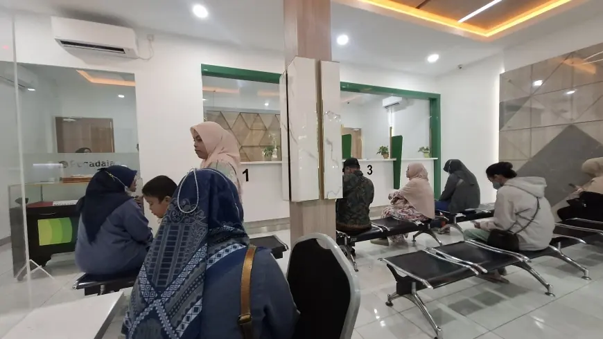 Harga Emas Melonjak, Tren Gadai di Gresik Meningkat Jelang Ramadan