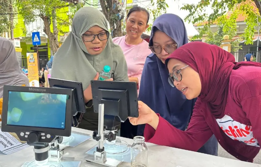 Edukasi Ancaman Mikroplastik di Tengah Keramaian CFD Gresik