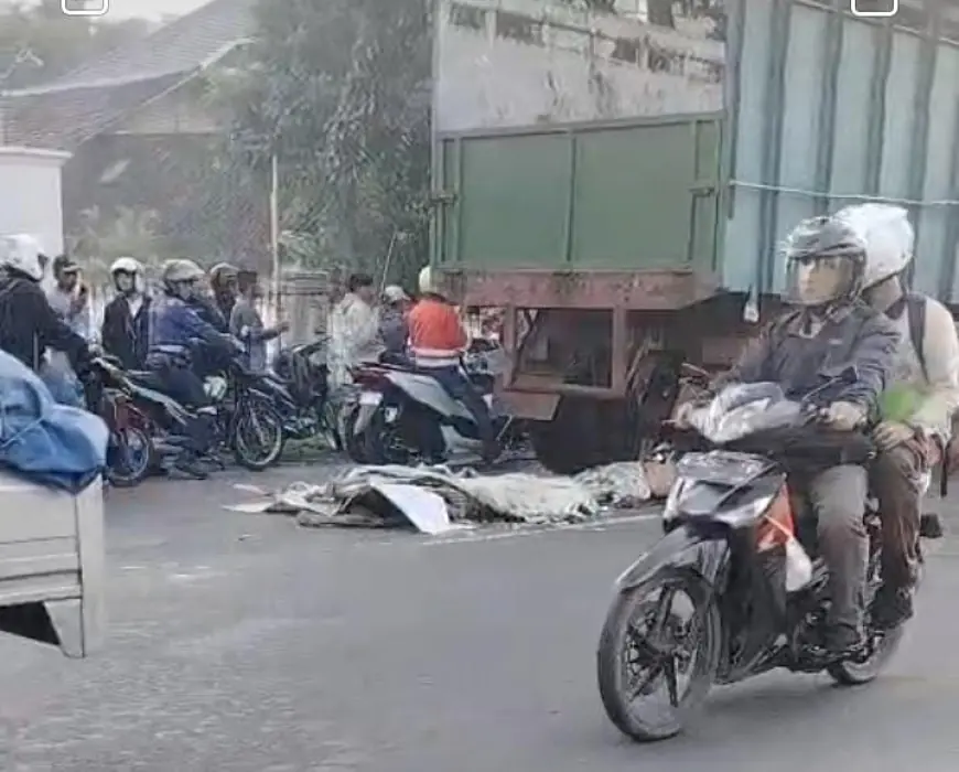 Tiga Remaja Paiton Tewas Terlindas Truk Gandeng Usai Tabrakan dengan Kendaraan Tak Dikenal