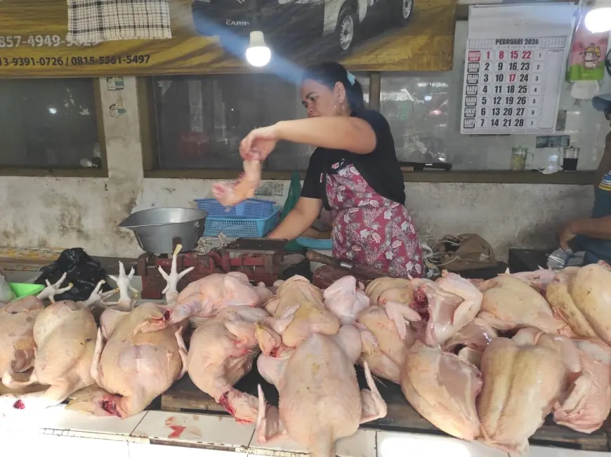 Harga Daging Ayam Mahal Jelang Ramadan, Warga Blitar Tetap Beli untuk Tradisi Megengan