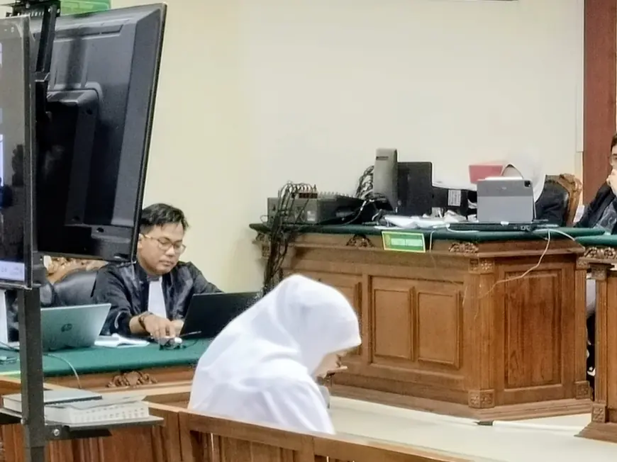 Khofifah Bantah Terima Fee 30 Persen, Tegaskan Isi BAP Kusnadi Tidak Benar