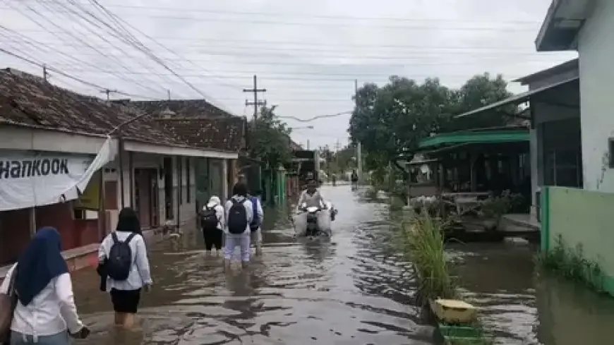 Banjir Akibat Luapan Sungai Wrati Rendam Sejumlah Wilayah di Pasuruan
