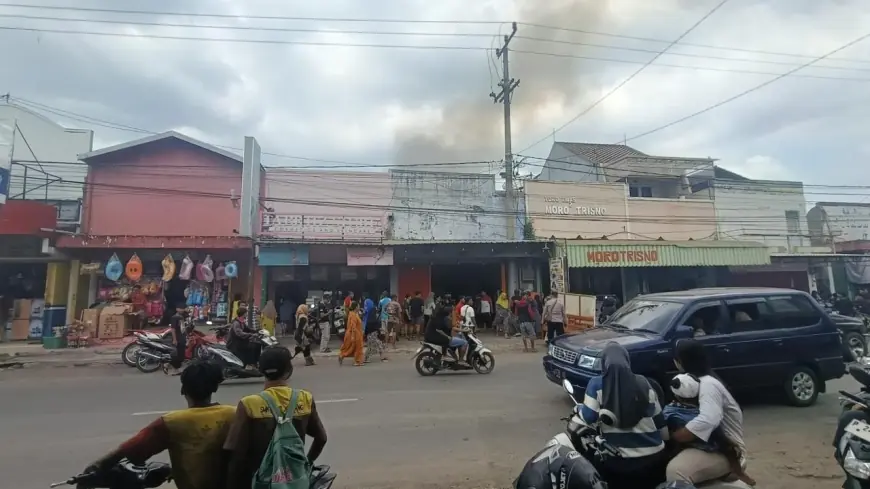 Dapur Warung Sate di Jember Ludes Terbakar