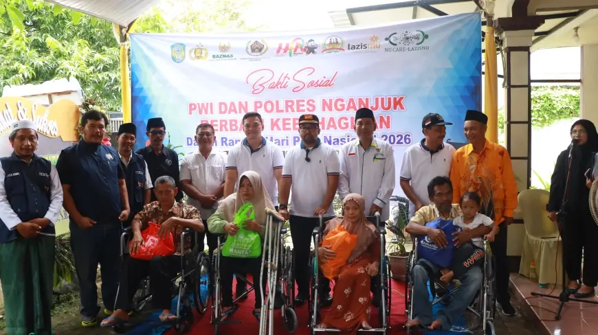 PWI Nganjuk Berkolaborasi dalam Baksos Peringatan HPN 2026 Jelang Ramadan, Serahkan 4 Kursi Roda