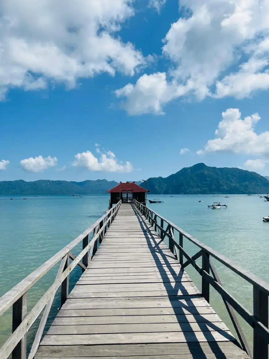 Tak Hanya Ombak, Pantai Prigi Trenggalek Tawarkan Sensasi Wisata Bahari dari "Hulu ke Hilir"