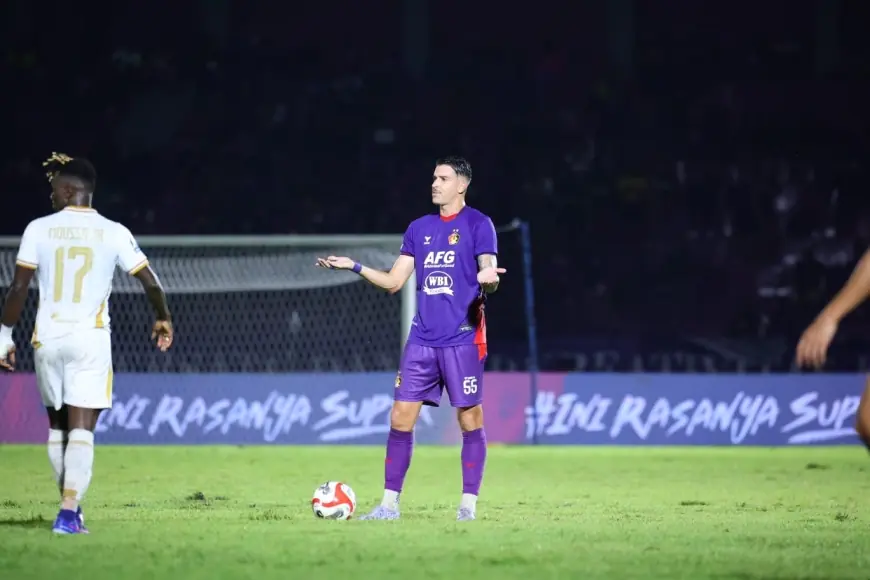 Keputusan Wasit Persik Kediri vs Bhayangkara Fc Menuai Protes dan Sorotan