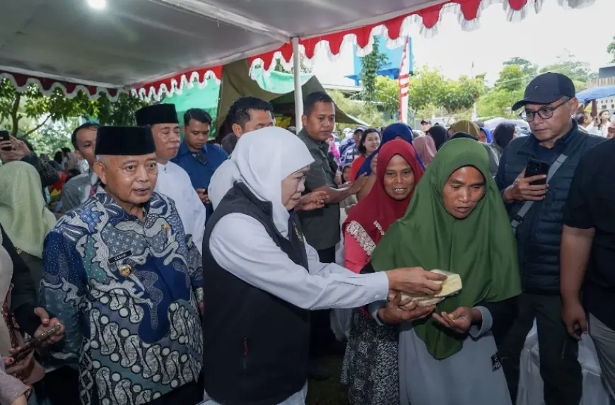Kunjungi Pasar Murah di Malang, Khofifah: Stabilkan Harga selama Ramadan