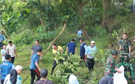 Bupati Bojonegoro Inisiasi Kerja Bakti Massal di Taman Begawan Solo